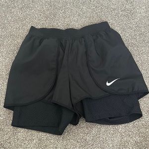 Nike 2 in 1 Training Shorts Medium